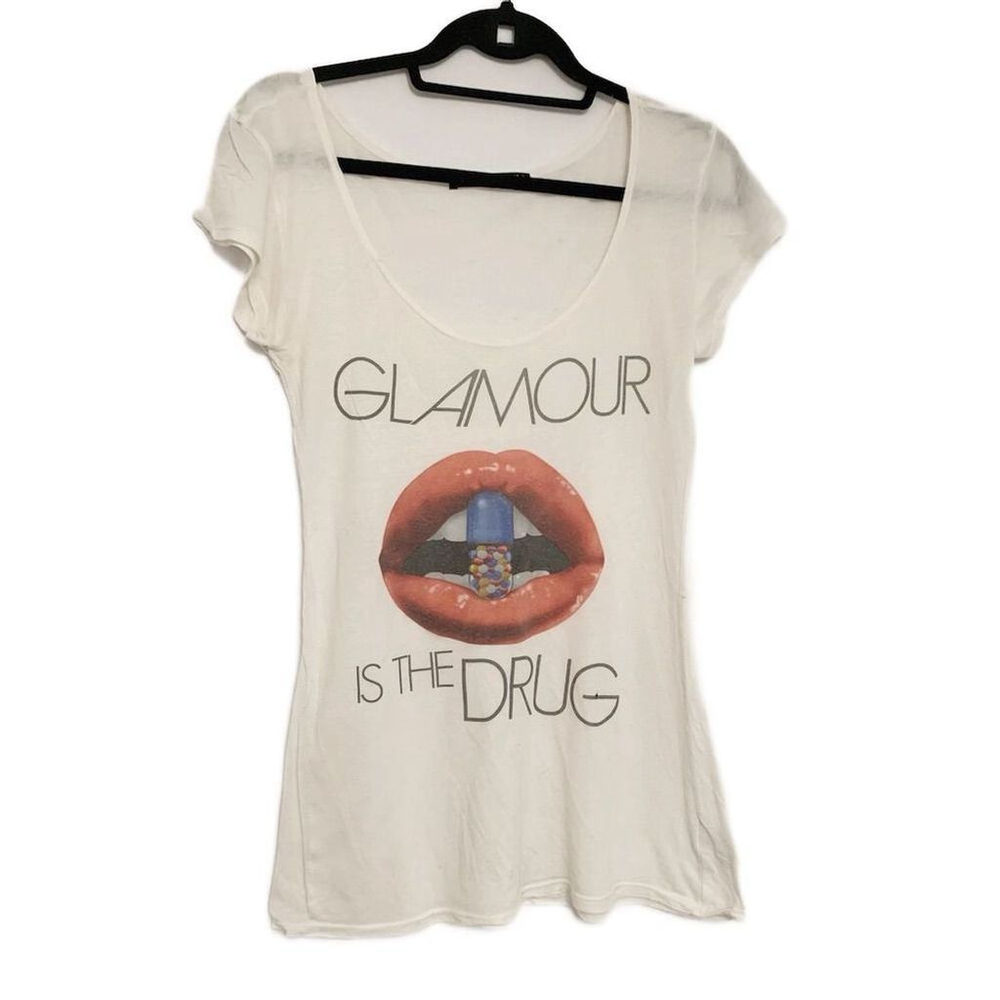 Trash & Luxury M Graphic Tee "Glamour is the Dr*g" Short Sleeve Vintage Y2K Lips